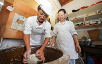 淮安市级非遗岳家茶馓制作技艺传承人岳云飞